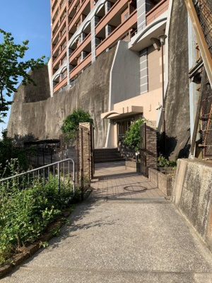 【エントランス】 | ロータリーパレス横濱山の手 | 1階エントランス