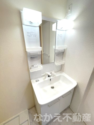 【洗面所】 | 脱衣スペースもあります