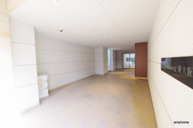 アーバネックス新大阪　仲介手数料無料のエントランス