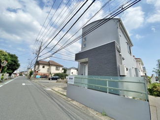 【前面道路含む現地写真】