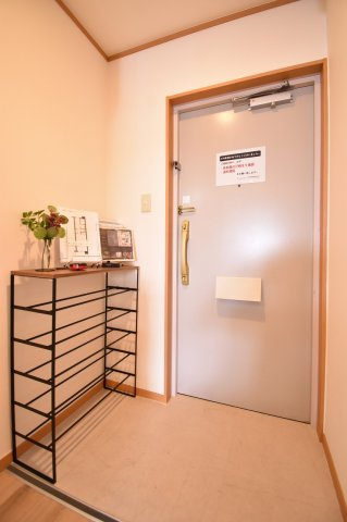 ドゥエリング上汐の玄関