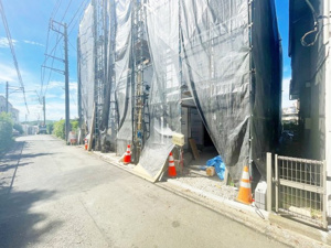 【前面道路含む現地写真】