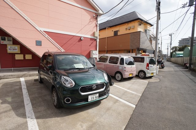 船橋市東船橋５丁目のアパートの駐車場