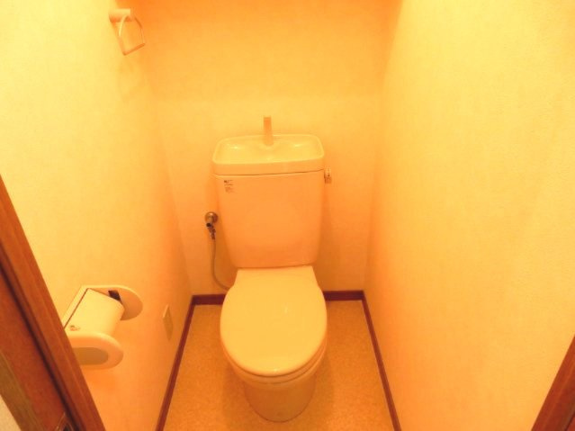 プラージュKのトイレ|別部屋の写真を引用しております。