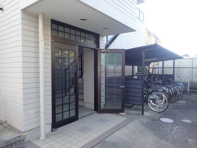 プラージュKのエントランス