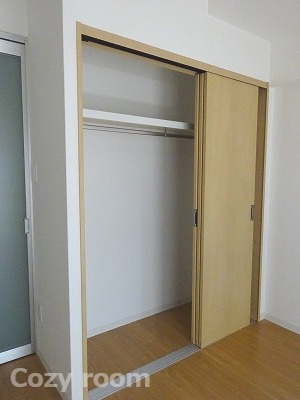 【収納】 | アールエスフラッツ | 少し大きめのクローゼット収納です。