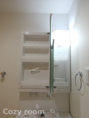 【収納】 | アールエスフラッツ | 独立洗面台の収納スペース