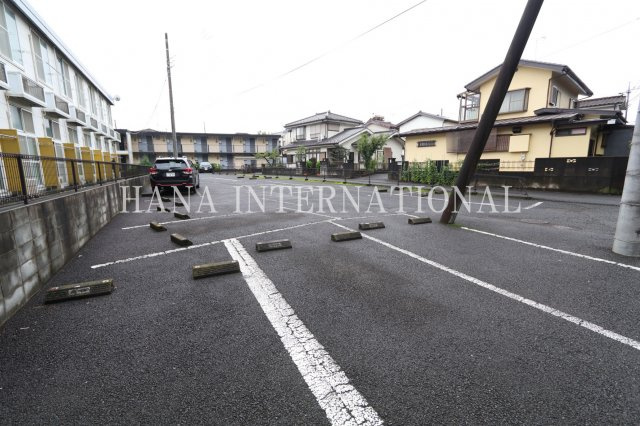 レオパレス太陽の駐車場