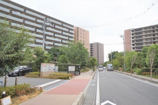 【外観】 | 大規模マンション！隣接に同シリーズの志木の杜レジデンス（319戸）、シーズンイースト志木の杜（152戸）あり。