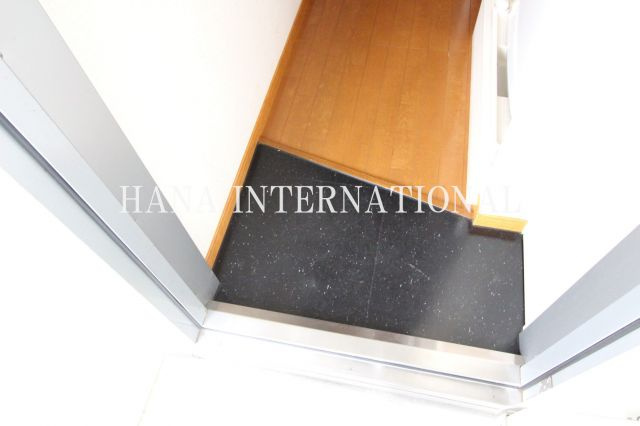 レオパレス鶴舞の玄関