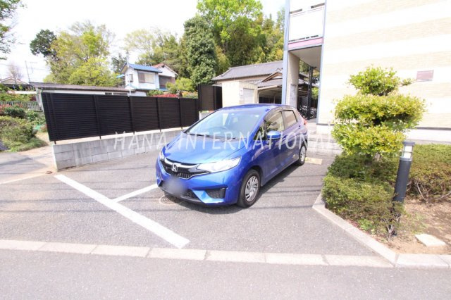 ゴールデンヴィレッヂの駐車場