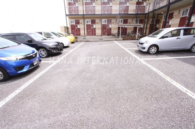 レオパレスビューテラスの駐車場