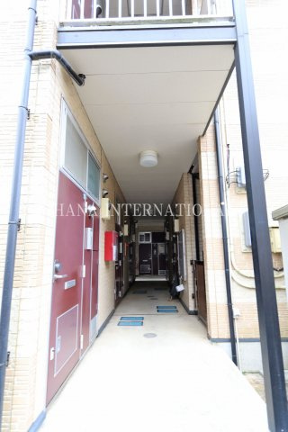 レオパレスカンタービレのエントランス