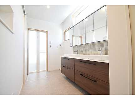 広島市佐伯区八幡が丘1丁目　新築一戸建て（JS)の独立洗面台