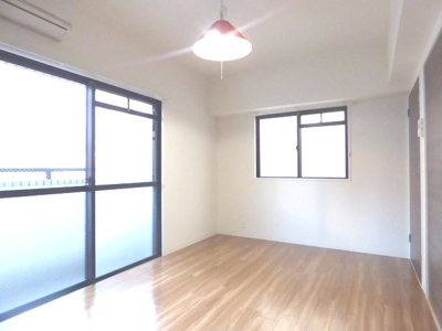 【居間・リビング】 | ラルジュ大橋(ラルジュオオハシ) | ※別号室の写真になります。現況優先。
