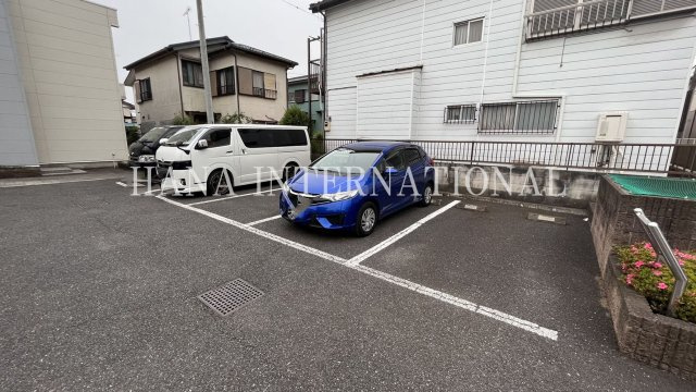 レオパレスSKⅡの駐車場