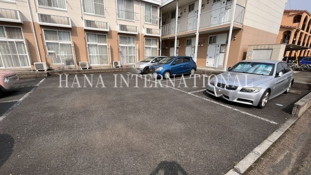 エトワールの駐車場