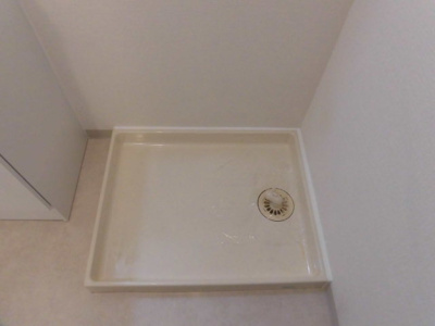 【居間・リビング】 | サンサーラ翁 | 室内洗濯機置き場なので雨の日も安心ですね