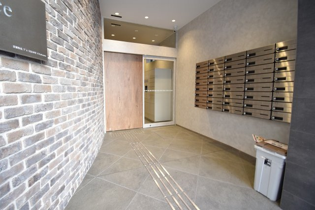 Uresidence Temmabashiのエントランス