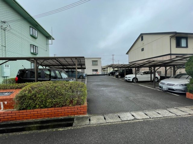 ベルデュウラ池上の駐車場