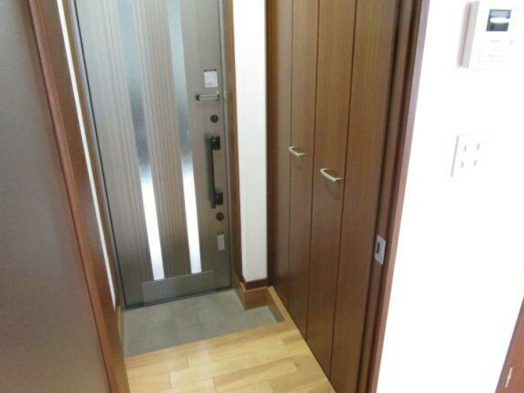 グリーンハイツ塩谷の玄関