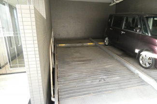 【駐車場】