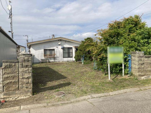 網走郡大空町女満別西５条３丁目１番２１号　古家付売地