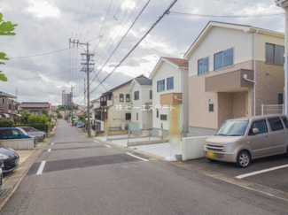 【前面道路含む現地写真】