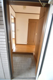 【玄関】 | イースタンピュア | 洗濯機置き場