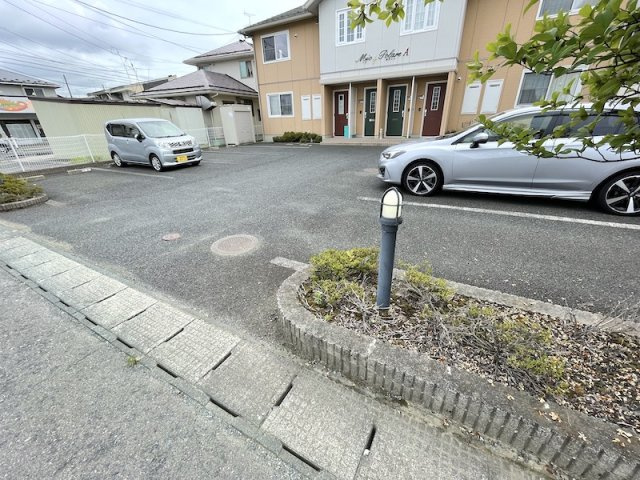 ミオ　ポラーレＡの駐車場