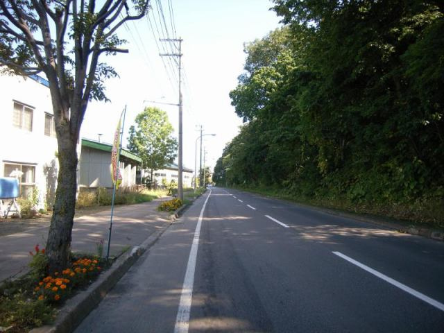 網走市新町３丁目７７番１　売地の前面道路含む現地写真