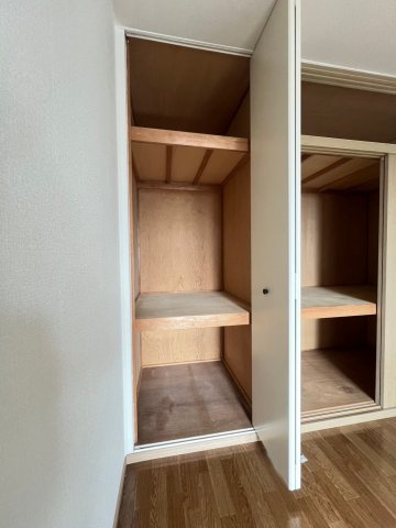 ピッケル末広の収納
