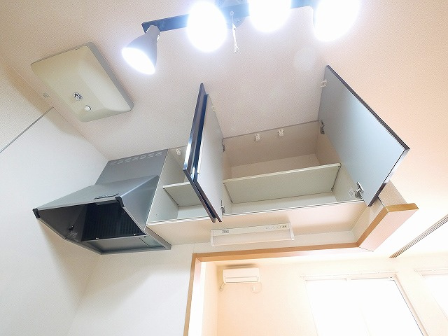 グランシャリオⅠの居間・リビング|こちらの居間で趣味の時間をお楽しみください