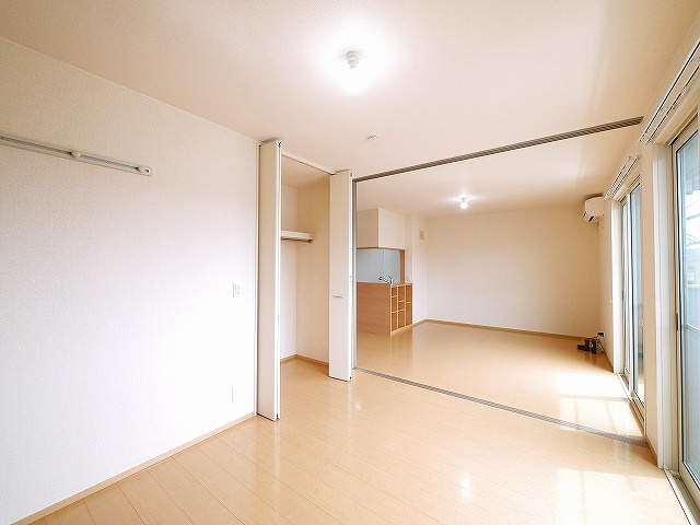 グランシャリオⅠの洋室|広々とした洋室です