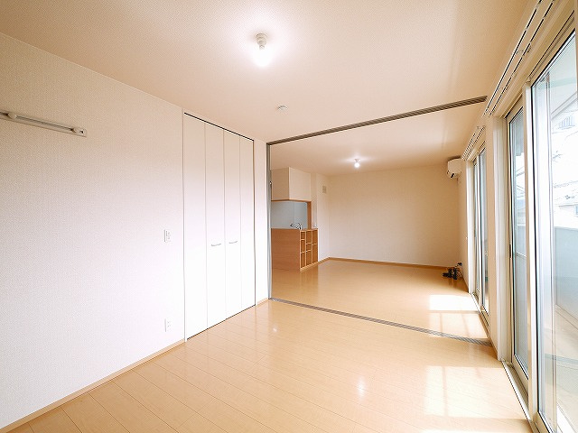 グランシャリオⅠの洋室|きれいな洋室です