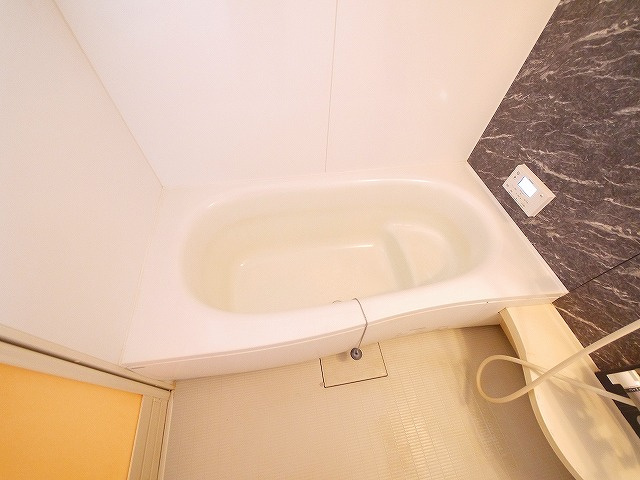 グランシャリオⅠの浴室|きれいなお風呂です