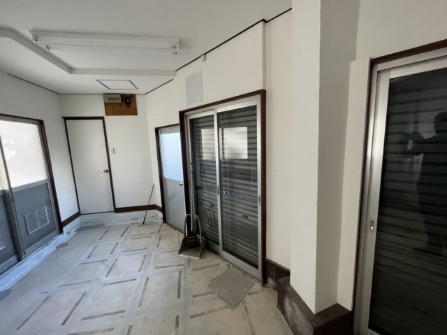 城東区中浜倉庫付住宅の収納|※1階倉庫部分です。