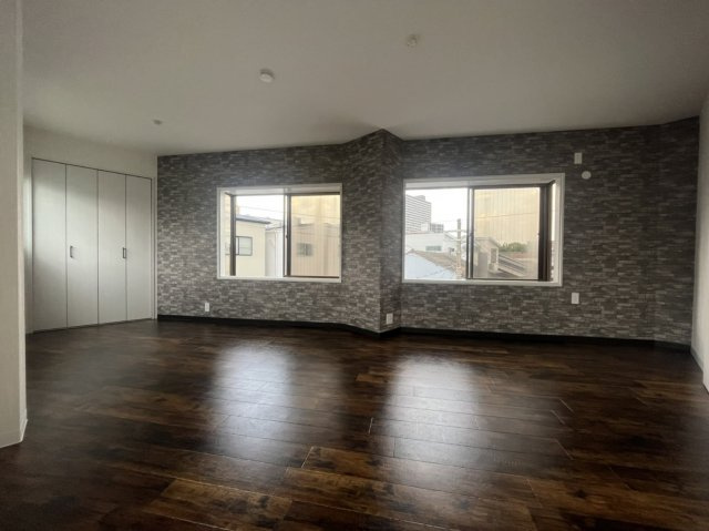 城東区中浜倉庫付住宅の居間・リビング