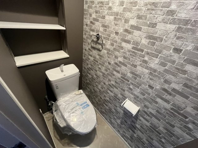 城東区中浜倉庫付住宅のトイレ