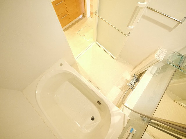 リヴィエール法華寺の浴室|落ち着いた空間のお風呂です