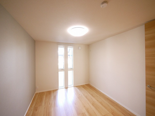 リヴィエール法華寺の洋室|明るい洋室です