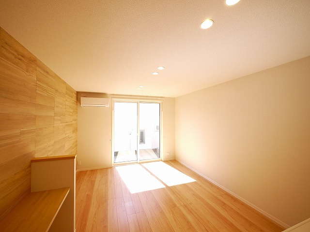 リヴィエール法華寺の居間・リビング|こちらのリビングで趣味の時間をお楽しみください