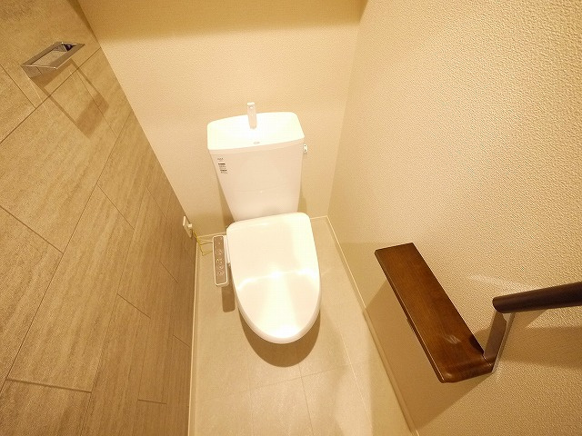リヴィエール法華寺のトイレ|ゆったりとした空間のトイレです