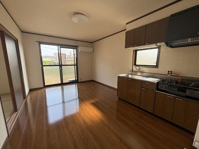 ステーブル長嶺Ａの居間・リビング