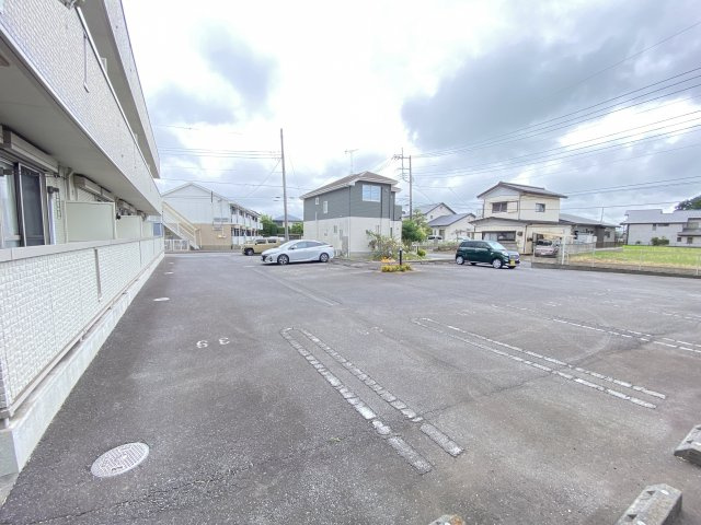 L'ARCHE（ラルシュ）の駐車場