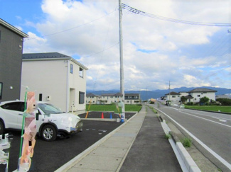 【前面道路含む現地写真】 | 前面道路含む現地写真です