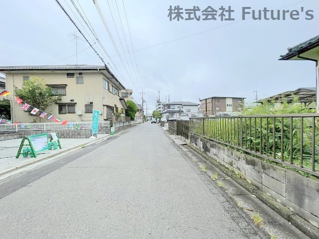 三郷市早稲田6丁目　新築戸建　全3棟　1号棟の前面道路含む現地写真|前面道路になります。