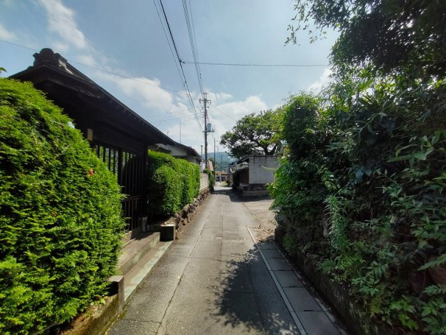 高崎市下室田町売土地の前面道路含む現地写真|東道路