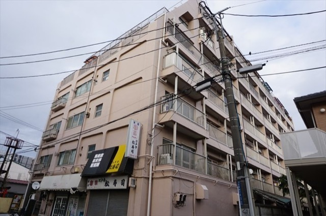 横浜スカイマンション　（鶴見区生麦4丁目）の外観|外観です　横浜スカイマンション 　1DK　1972年5月築　京急本線「生麦」駅徒歩7分　新規フルリフォーム物件　給排水管新規交換　南西角部屋　眺望良好