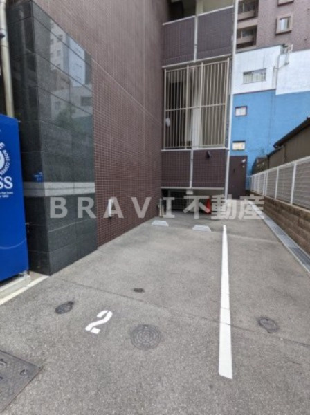 プランドール大手前レジデンス　BRAVI不動産の駐車場|【プランドール大手前レジデンス】駐車場があるので、車を買う予定の方も安心です